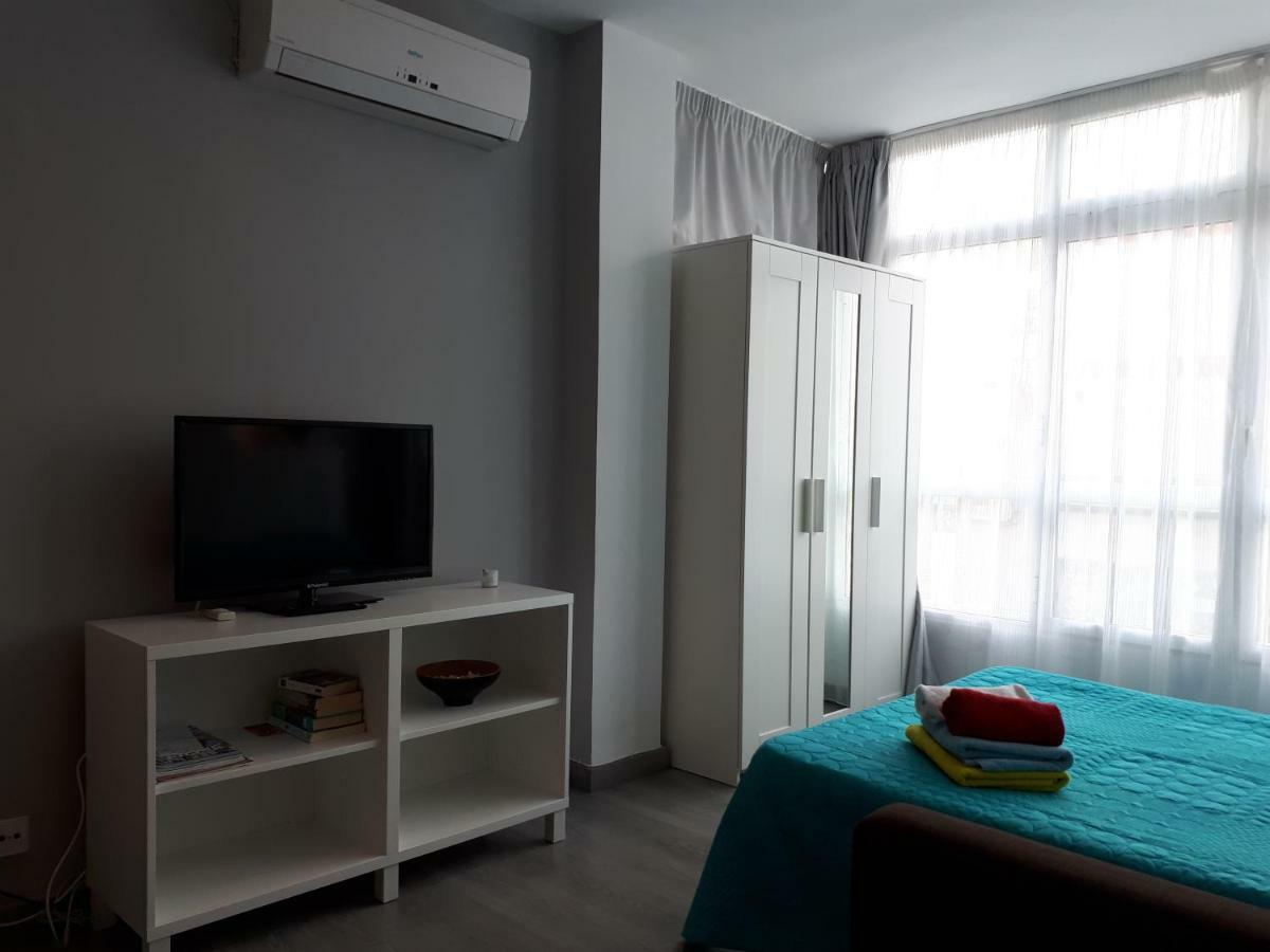 Calle Antonio Millon เนร์คา ภายนอก รูปภาพ